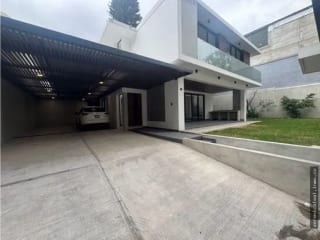 Zona 13 A Una Cuadra de las Américas Dentro de Garita Casa en Venta — Casa en Venta en Zona 14, Guatemala, Ciudad — miniatura 4 de 17