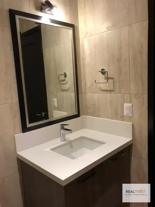En renta apartamento amueblado en el Edificio Santa Ines: — Apartamento en Alquiler en Santa Inés, Zona 14, Guatemala, Ciudad — foto 11 de 17
