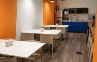 Oficina equipada en Optima, Zona 10 — Oficina en Alquiler en Optima Centro de Negocios, Zona 10, Guatemala, Ciudad — miniatura 4 de 5