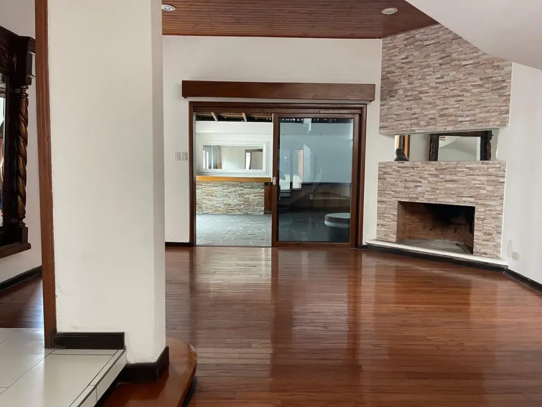 CASA EN VENTA O RENTA EN ZONA 14 EN SECTOR LA VILLA — Casa en Venta en Zona 10, Guatemala, Ciudad — foto 4 de 17